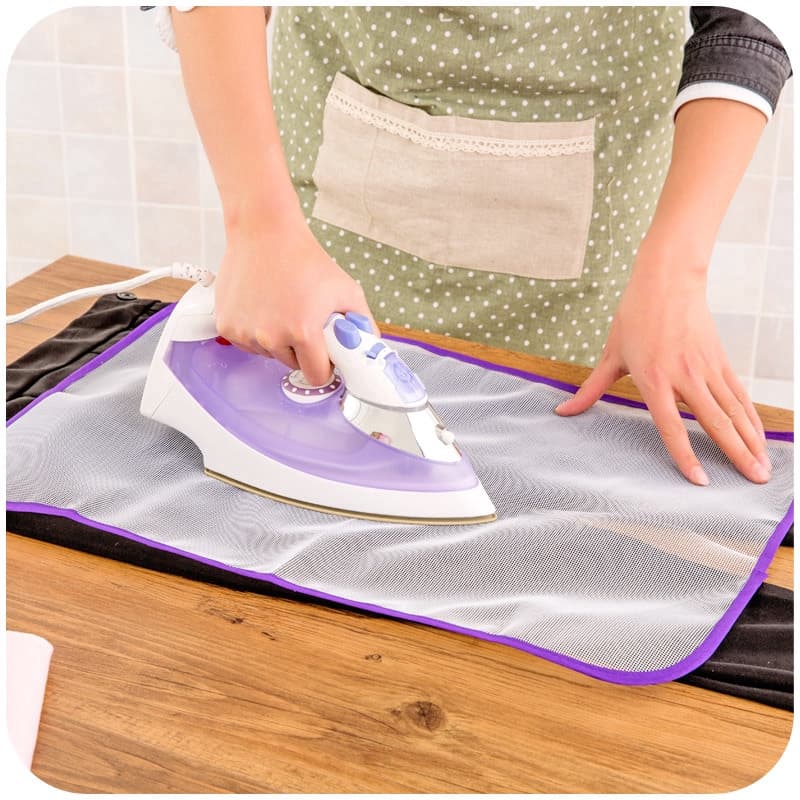 Random Color Protection Mat for Ironing Clothes/ Ironing Net/ High Temperature Insulation Mesh Clothes/ Protective Mesh Mat Household /Clothes Accessories for Home - รูปที่ 1