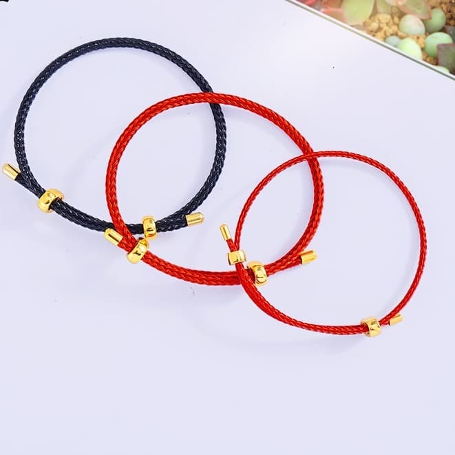 สร้อยข้อมือ ลูกปัดเหล็กแข็ง 3d สองชั้น สีแดง สีดํา ปรับได้ กันลื่น สําหรับผู้ชาย และผู้หญิง - รูปที่ 1
