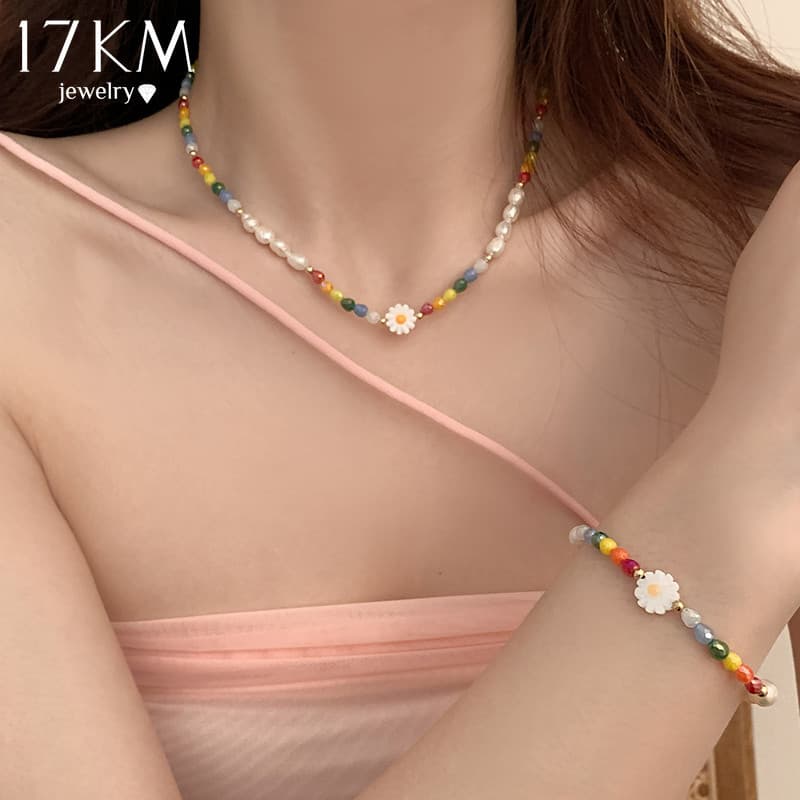 17 กม. หรูหรา เดซี่ ดอกไม้ สร้อยคอ สร้อยข้อมือ ลูกปัดมุก ที่มีสีสัน โซ่ โช้คเกอร์ สร้อยข้อมือ สําหรับผู้หญิง เครื่องประดับ อุปกรณ์เสริม - รูปที่ 1