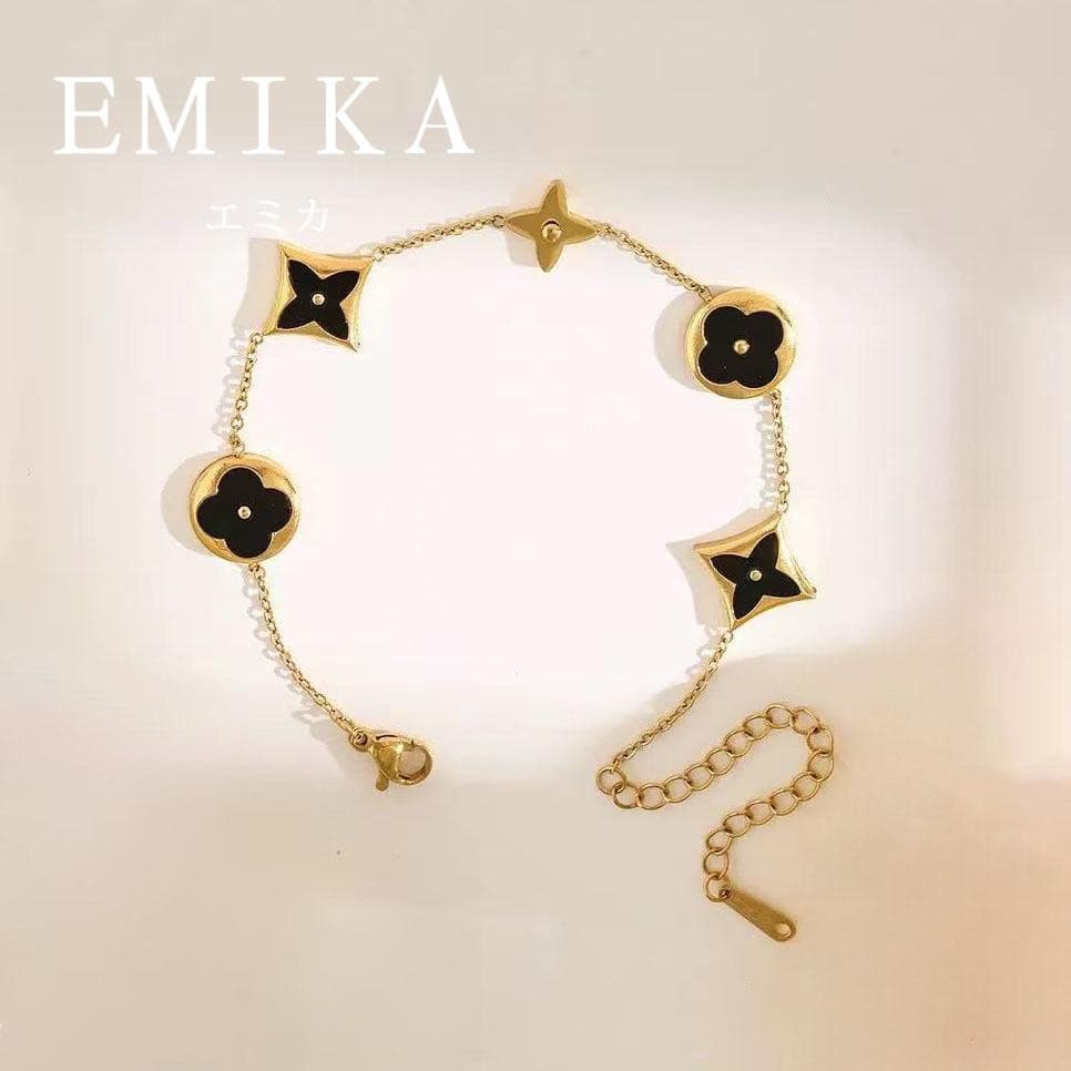 EMIKA สร้อยข้อมือรูปใบโคลเวอร์สี่แฉก แฟชั่น สร้อยข้อมือโชคดี 3สีให้เหลือก ดีไซน์น่ารักแฟชั่น สร้อยข้อมือดอกไม้ - รูปที่ 1