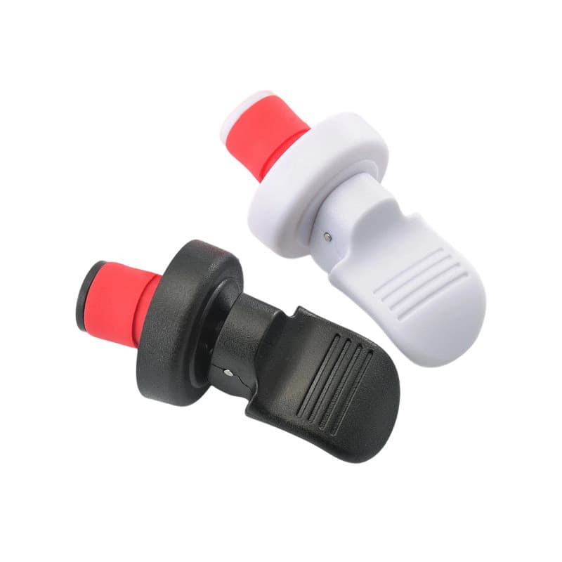 Ninashop จุกปิดขวดไวน์ โซดา เบียร์ พลาสติกซิลิโคน สีดำ/ขาว Silicone Wine Stopper Plastic Bottle Cap - รูปที่ 1