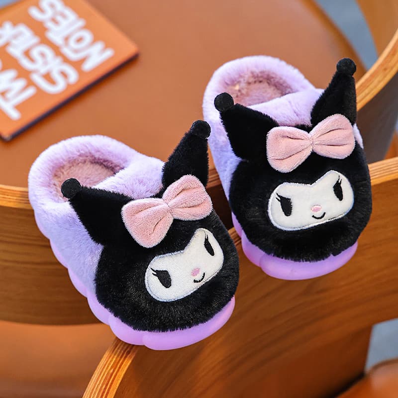 รองเท้าแตะบ้านเด็ก ลาย Kuromi น่ารัก ผ้าขนนุ่มกันลื่น พื้นหนาใส่สบาย เหมาะสำหรับฤดูหนาว - รูปที่ 1