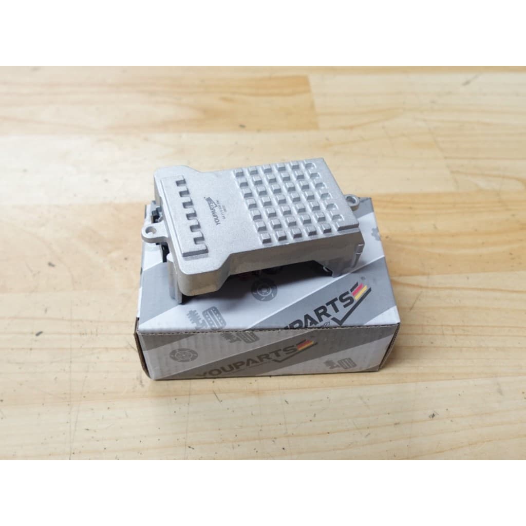 รีซิสแตนท์พัดลมแอร์ (Resistanc/Resistor) BMW Series 7 E65/E66 - รูปที่ 1