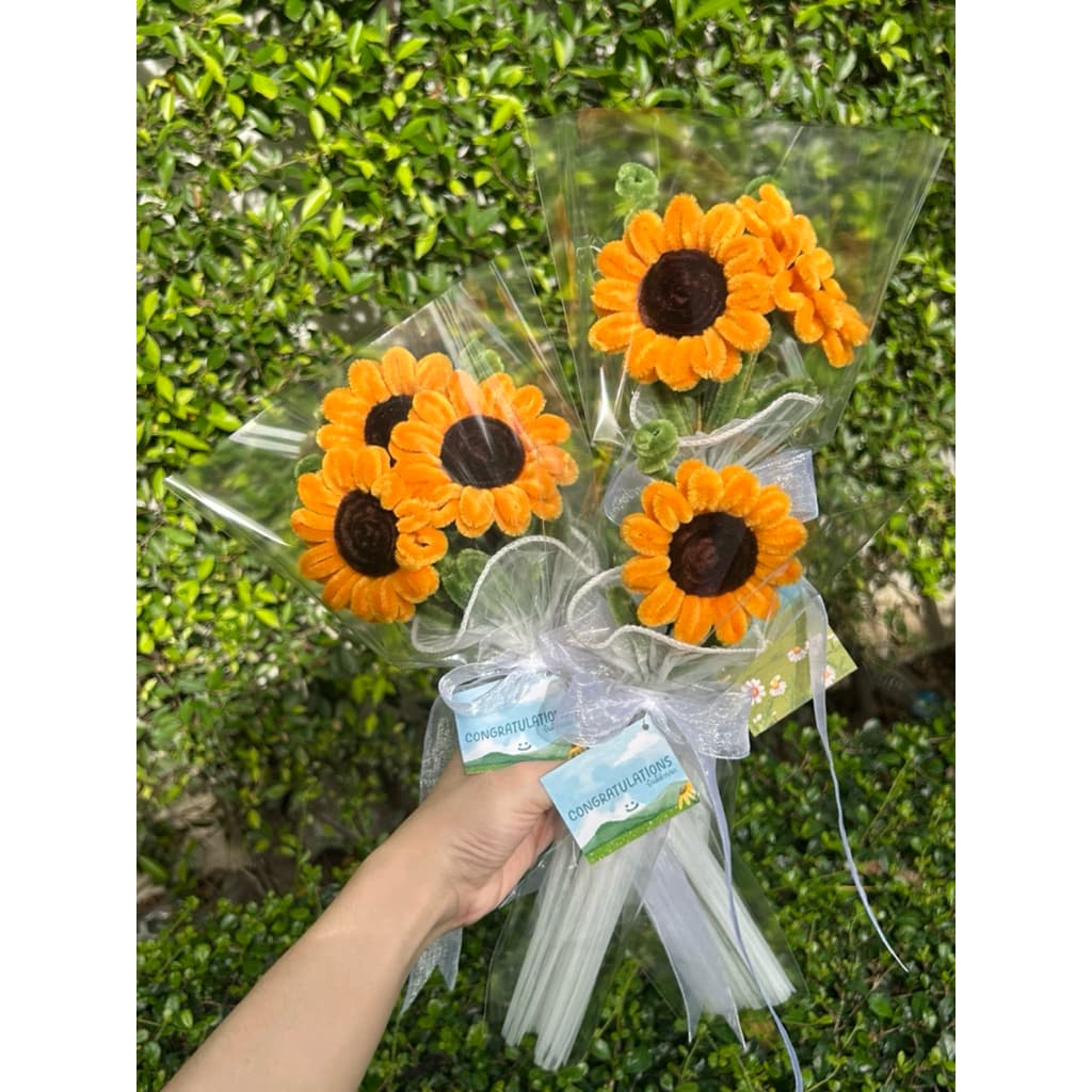 [พร้อมส่ง] ช่อดอกทานตะวันกำมะหยี่สีเหลืองส้มพร้อมการ์ดอวยพร ของขวัญวันเกิด ของขวัญวันรับปริญญา - รูปที่ 1